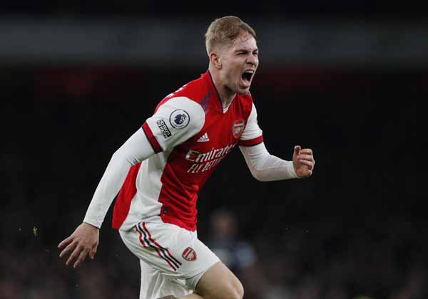 Thắng gay cấn West Ham, Arsenal chen chân và o top 4 Ngoại hạng Anh