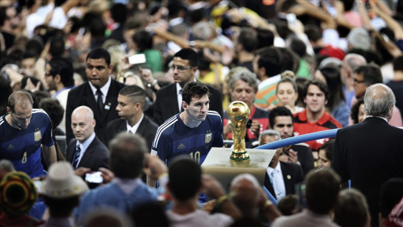 Messi trước ngưỡng cửa thiên đường