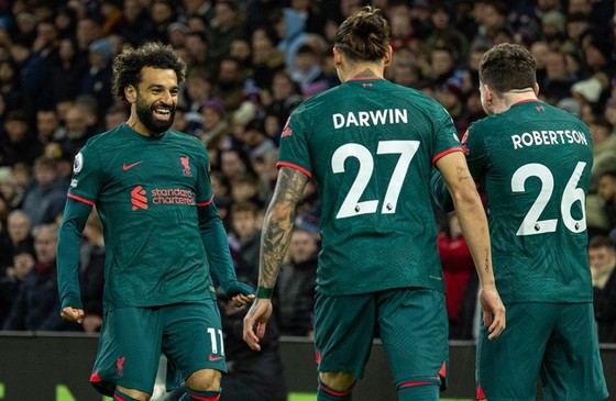 Salah ghi bà n, Liverpool đánh bại Aston Villa và tiến gần tốp 4