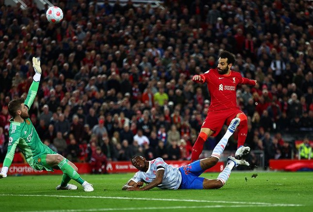 Tam tấu bùng nổ, Liverpool vùi dập MU không thương tiếc