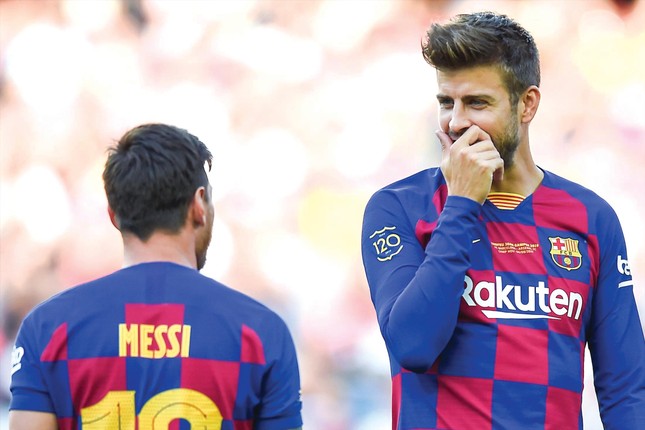 Những tiết lộ gây sốc về Barca thời vung tay quá trán