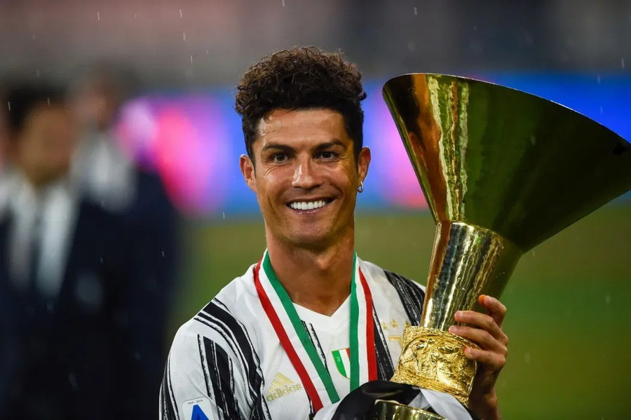 Ronaldo tiết lộ điều giúp anh tự tin cả trong lẫn ngoài sân cỏ