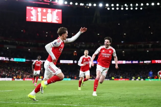 Arsenal có thể vô địch Ngoại hạng Anh và o ngà y 9/5 sau 22 năm chỠđợi